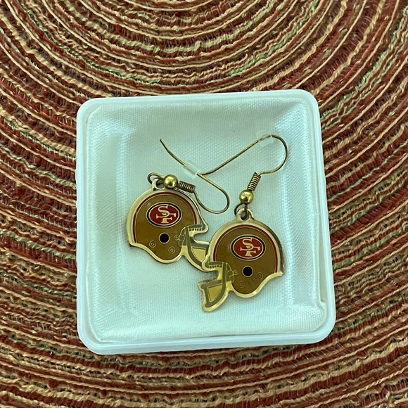 🏈 ✨ Vintage SF 49ers helmet earrings. - Picture 1 of 1